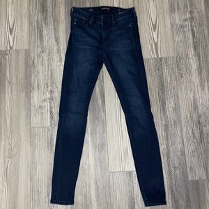 Liverpool women’s skinny jeans, size 4/27. Used. Good as new.